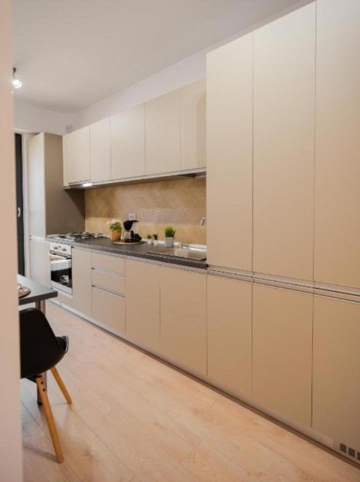 Apartament De Lux Bacău Buitenkant foto